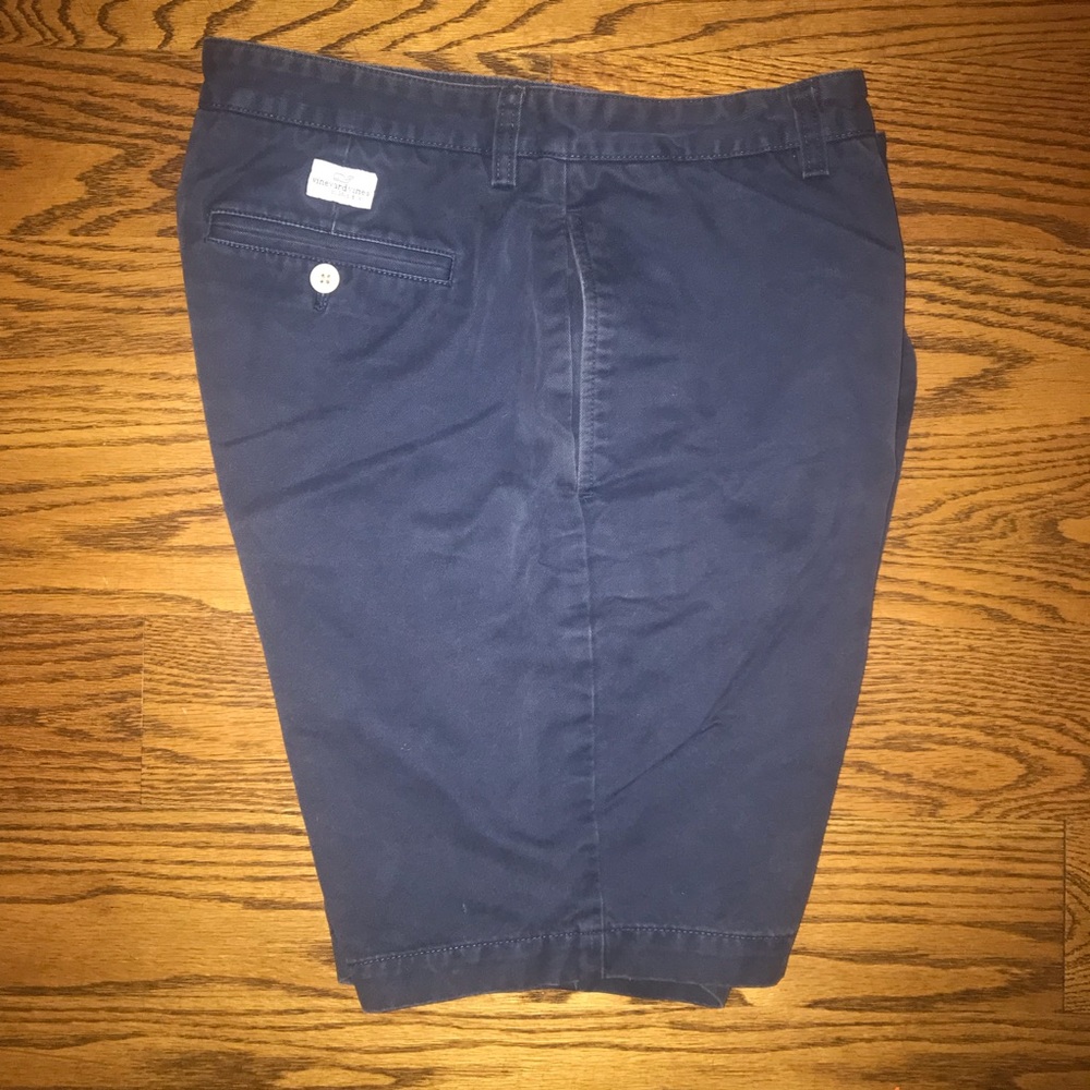 Vineyard Vines Navy blue club khaki shorts